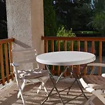 Acogedor Con Piscina Compartida Y Opcion A Parking