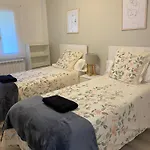 Acogedor Con Piscina Compartida Y Opcion A Parking Jaca