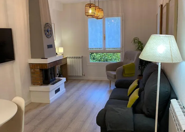 Acogedor Con Piscina Compartida Y Opción A Parking Apartamento Jaca