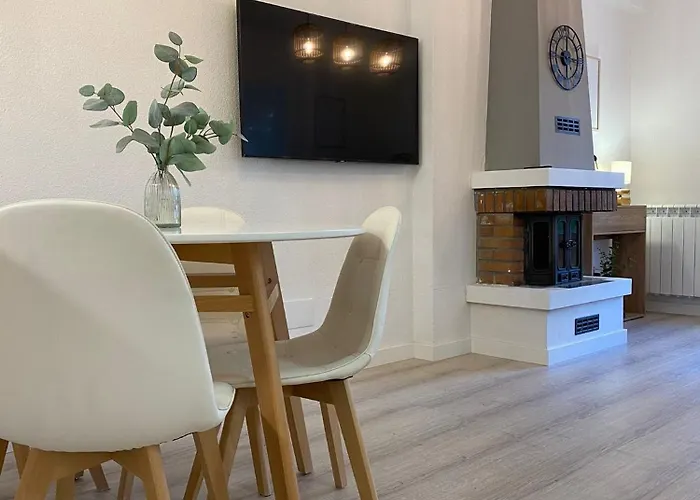 Acogedor Con Piscina Compartida Y Opción A Parking Apartamento